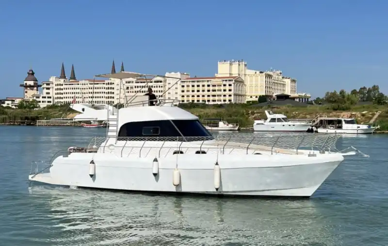 13-Meter Custom-Made Private Boat for 12 People in Antalya Kundu