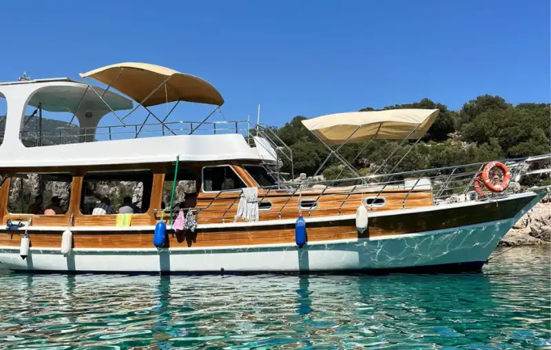 Доступная аренда лодки для отдыха на море в Каше