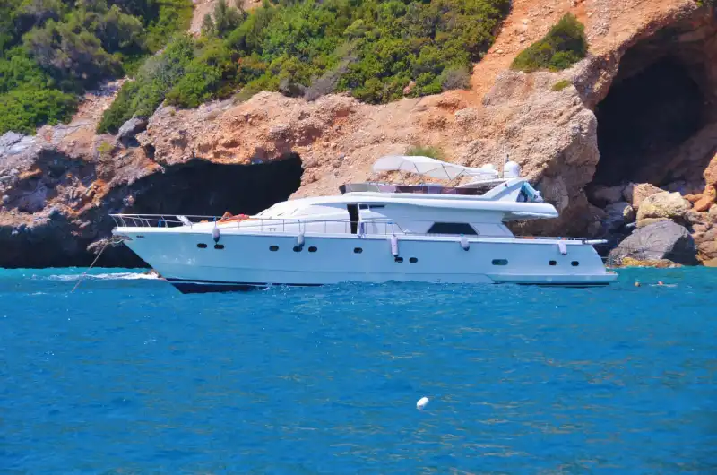 Ультра-роскошная эксклюзивная моторная яхта для прогулок и купания в Аланье