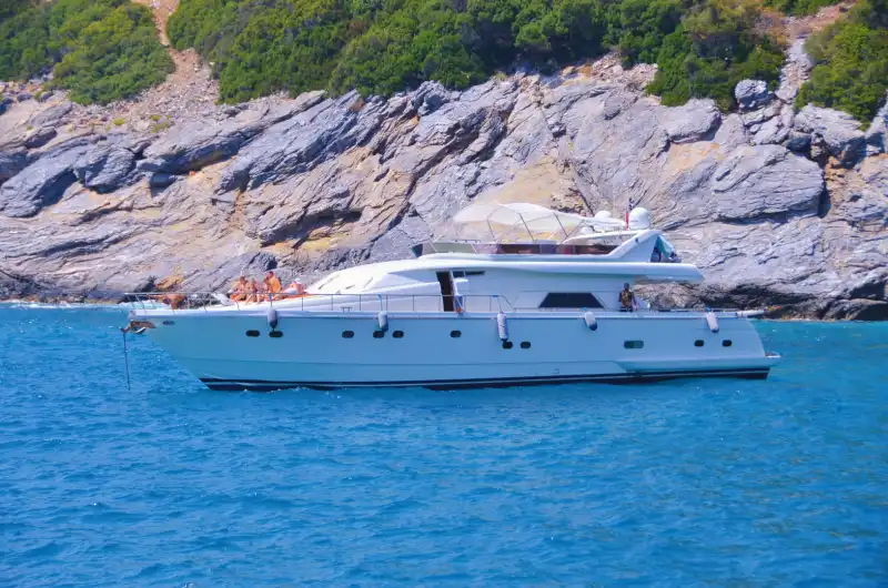 Ультра-роскошная эксклюзивная моторная яхта для прогулок и купания в Аланье