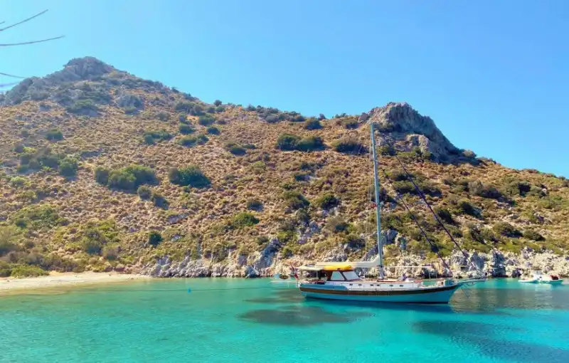 Bodrum’un Masmavi Sularında, 16 Metre Uzunluğunda, 5 Kişilik Gulet