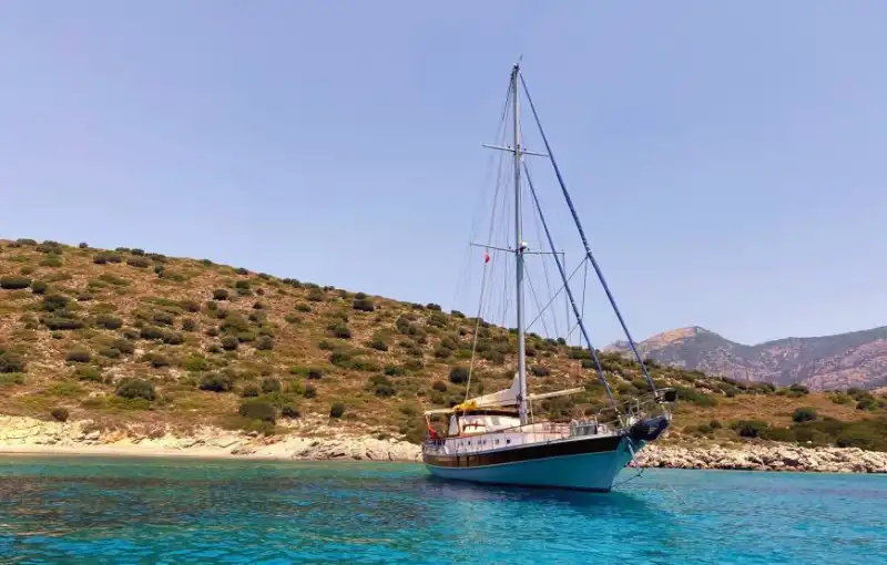 Bodrum’un Masmavi Sularında, 16 Metre Uzunluğunda, 5 Kişilik Gulet