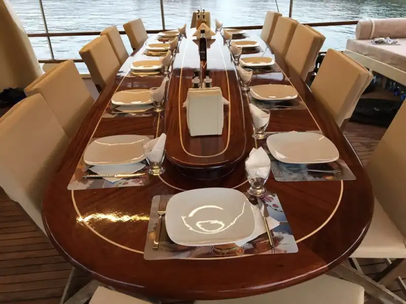 Bozburun Çıkışlı 7 Kabinli Lüks Gulet ile 14 Kişilik Marmaris'in Benzersiz Maviliğinde Yolculuk