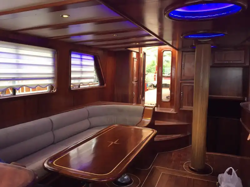 Bozburun Çıkışlı 7 Kabinli Lüks Gulet ile 14 Kişilik Marmaris'in Benzersiz Maviliğinde Yolculuk