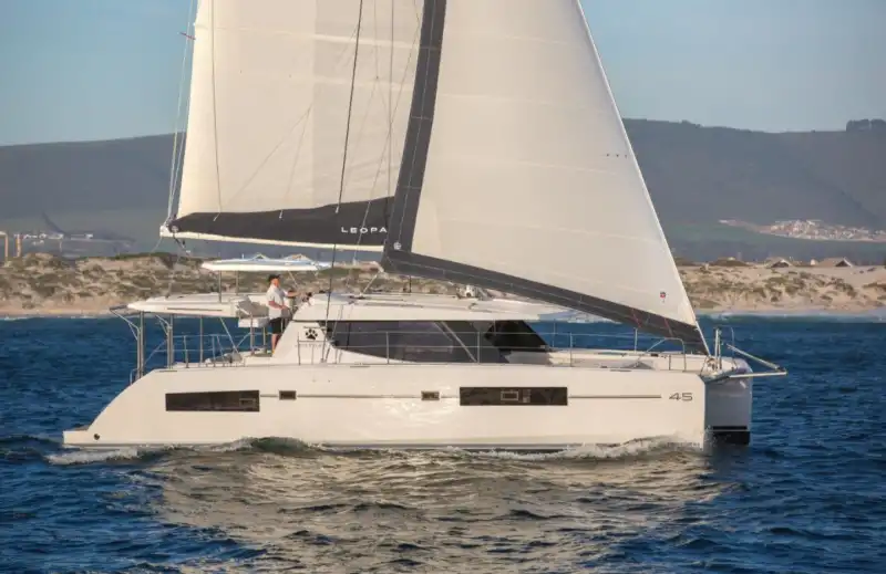 Göcek'te Muhteşem Katamaran ile Unutulmaz Bir Konaklamalı Mavi Yolculuk Deneyimi