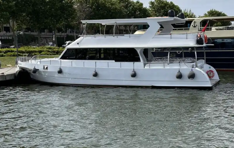 Unforgettable Moments on a 35-Person VIP Yacht – Perfect for Events & Parties