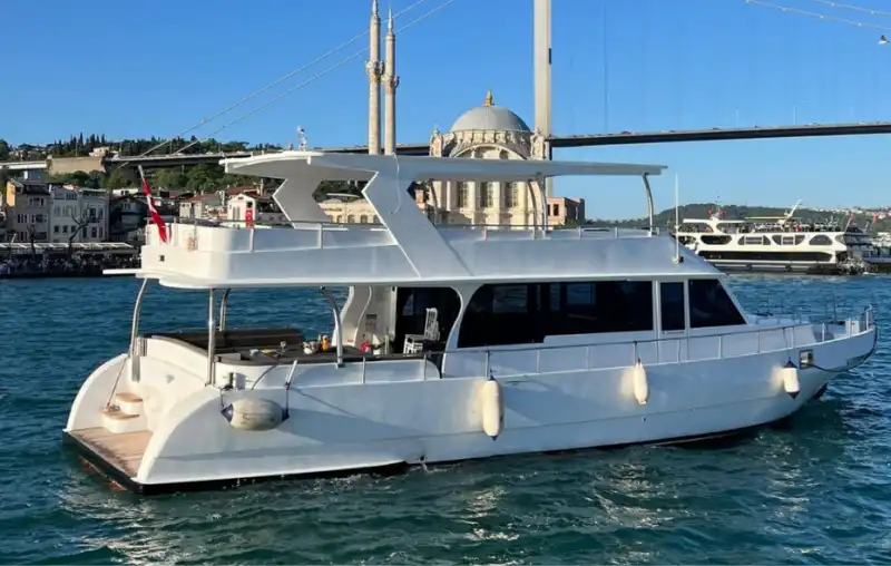 Unforgettable Moments on a 35-Person VIP Yacht – Perfect for Events & Parties