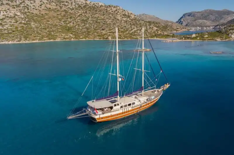 Marmaris'te 7 Metre Genişliğinde, 6 Kabinli Gulet ile Rahat Konaklama