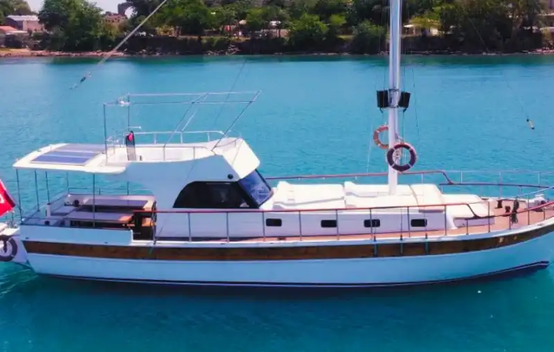 Специально построенная лодка на 25 человек, сочетающая роскошь и развлечения, в Сиде