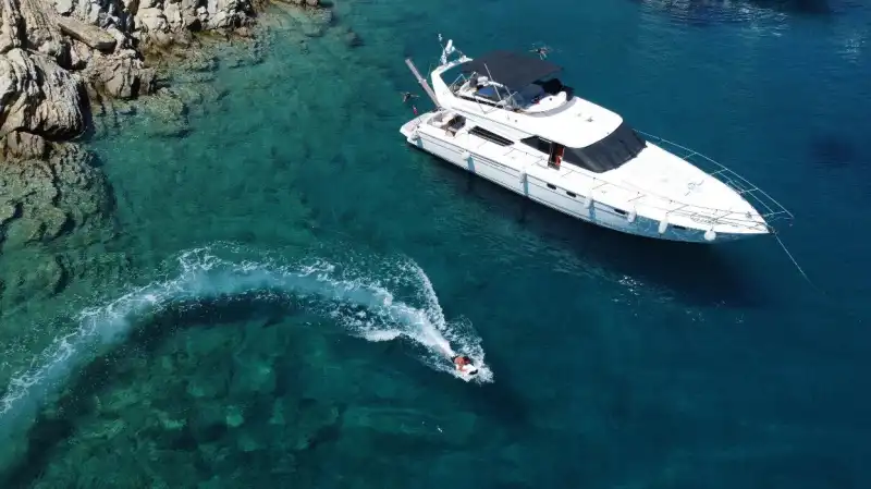 Роскошь и мощь в Бодруме: моторная яхта Sunseeker Manhattan 62 (20 метров, 3 каюты)