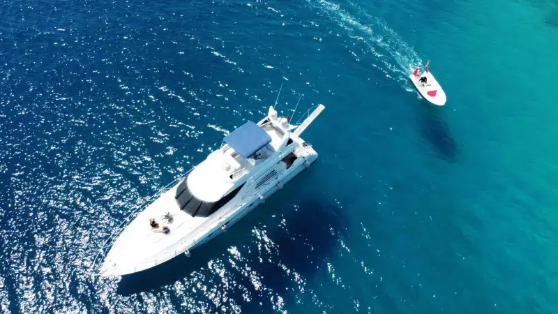 Роскошь и мощь в Бодруме: моторная яхта Sunseeker Manhattan 62 (20 метров, 3 каюты)