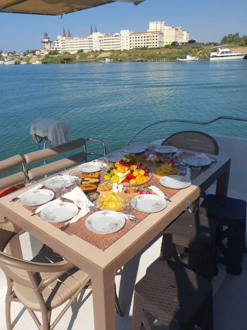 13-Meter Custom-Made Private Boat for 12 People in Antalya Kundu