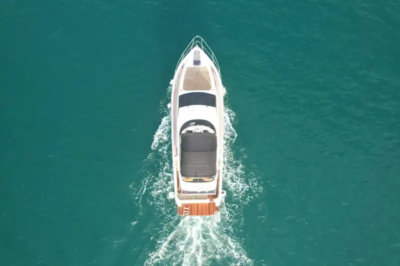  Antalya'da Euro Craft Marka Motoryat ile Özel Mavi Tur: 2 Kabinli, 14 Metrelik Keyifli Yolculuk