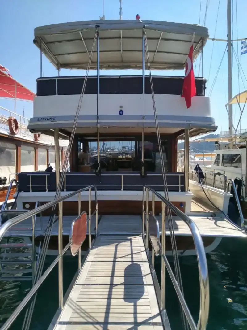 Незабываемый отдых на яхте – 3-кабинная гулета с экипажем