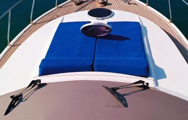 18-метровая современная яхта среди природных красот Алании