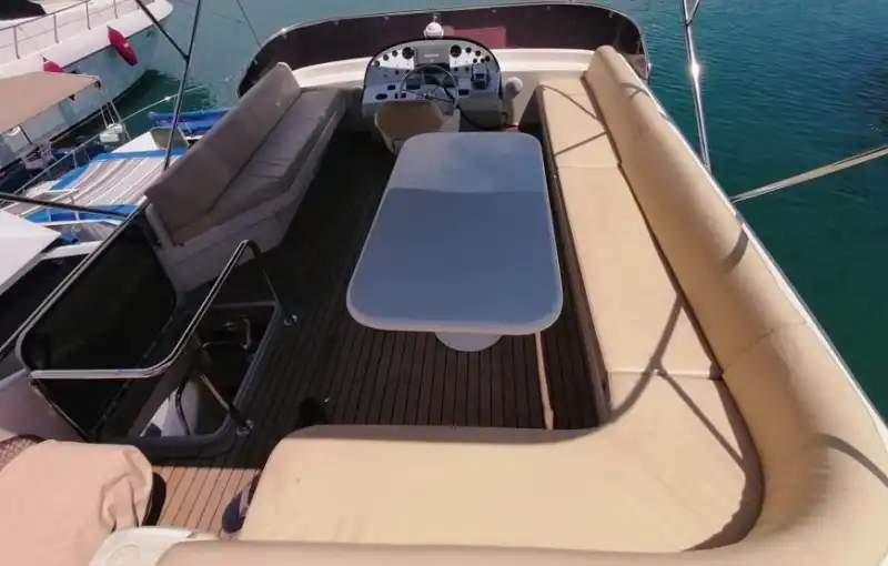 Частная яхта для путешествия по лазурным водам Алании