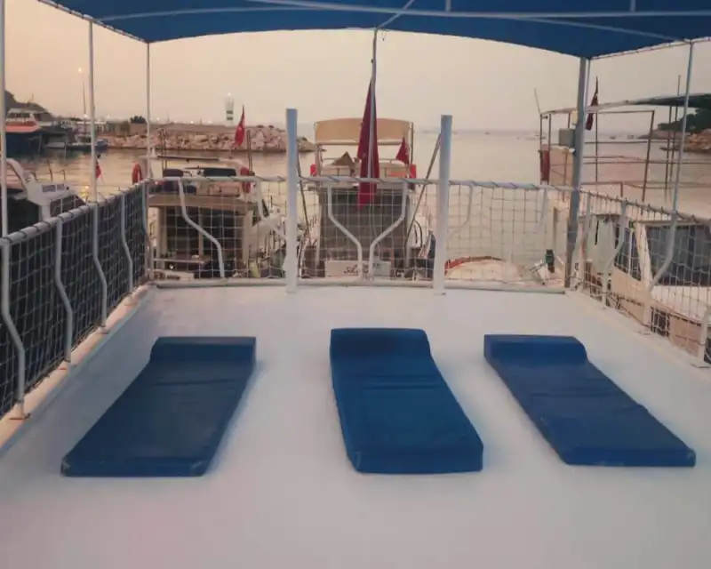 Antalya'da Günübirlik 16 Metrelik Tekne: Doğum Günleri ve Gezi Turları için İdeal