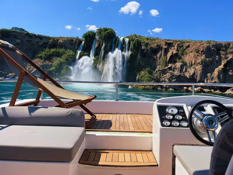 Antalya'da Günübirlik Özel Yapım Motoryat: 13 Metre 10 Kişiye Kadar