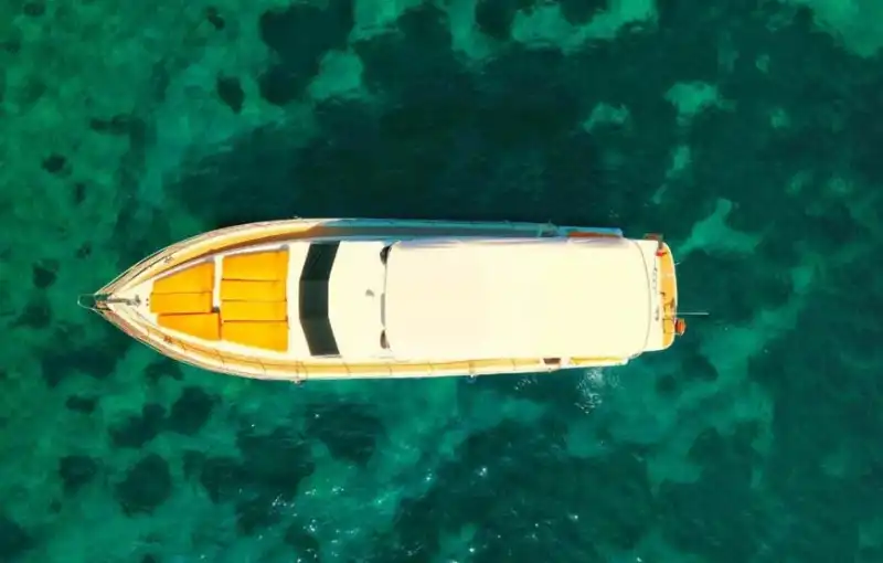 Antalya’da 2 Kabinli Lüks Motoryat ile Özel Davetler ve Keyifli Mavi Yolculuk