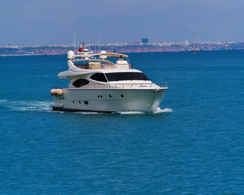 Antalya'da Ferretti 25 Metre Lüks Yat ile Özel Organizasyonlar ve Mavi Yolculuk