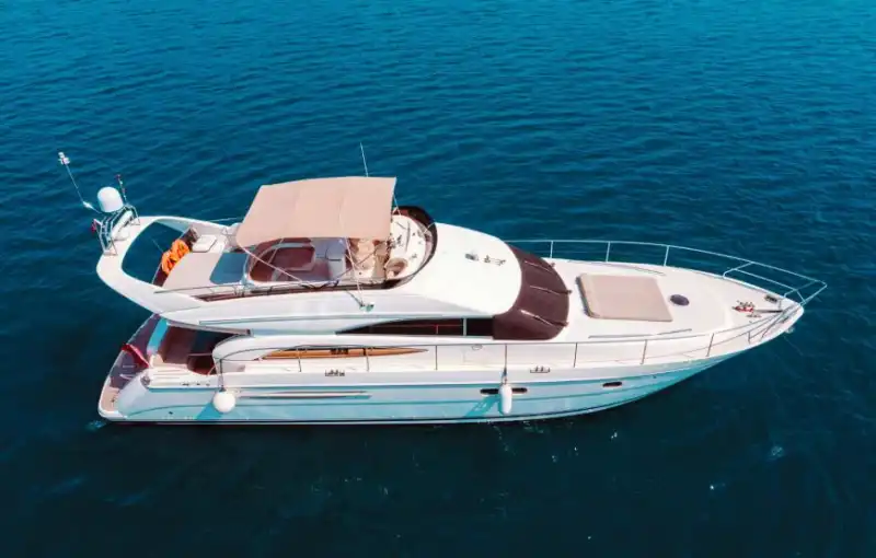 Antalya'da 18 Metre Motoryat ile Masmavi Sularda Özel Gezi ve Yüzme