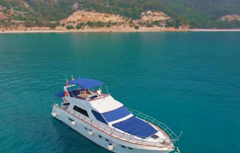 21-метровая роскошная яхта на 12 человек в живописных бухтах Анталии