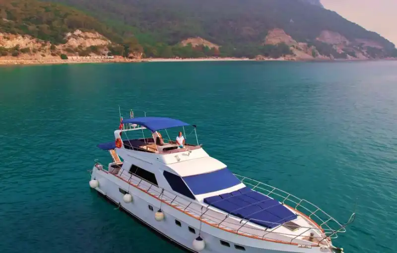 21-метровая роскошная яхта на 12 человек в живописных бухтах Анталии