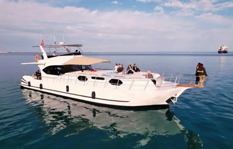 Antalya'da Günübirlik Özel Tekne 24 Kişiye Kadar Akdeniz'in Eşsiz Sularına Konforlu Yolculuk