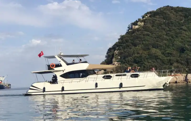 Antalya'da Günübirlik Özel Tekne 24 Kişiye Kadar Akdeniz'in Eşsiz Sularına Konforlu Yolculuk