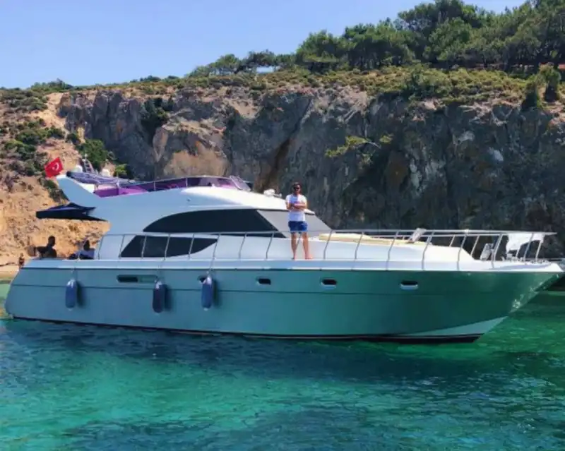 Аренда ультра-роскошной яхты в Айвалыке