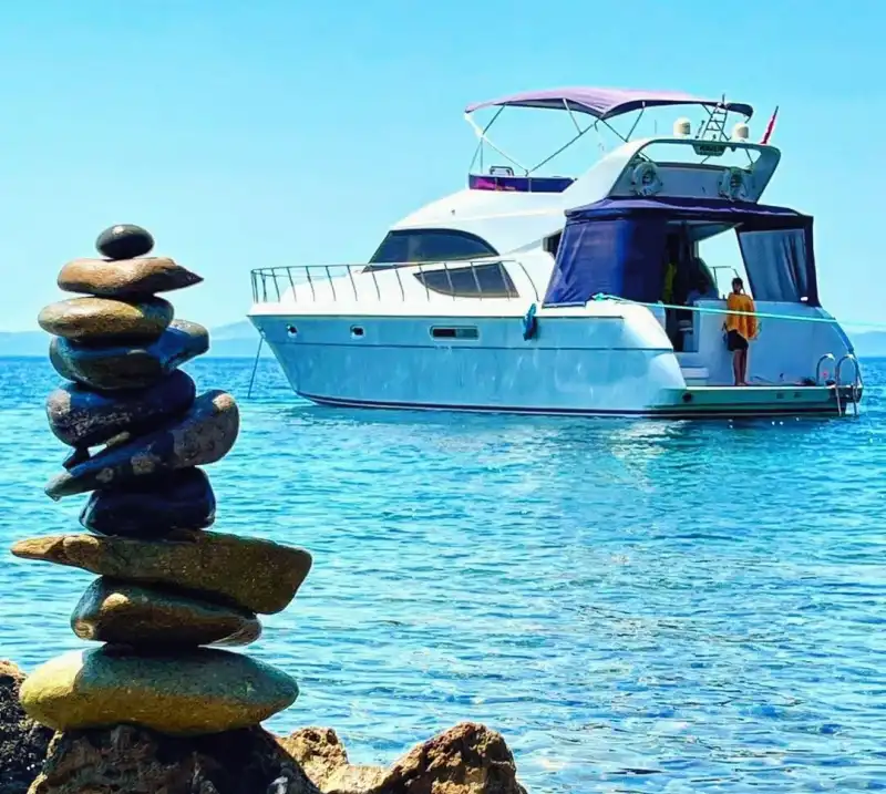 Аренда ультра-роскошной яхты в Айвалыке