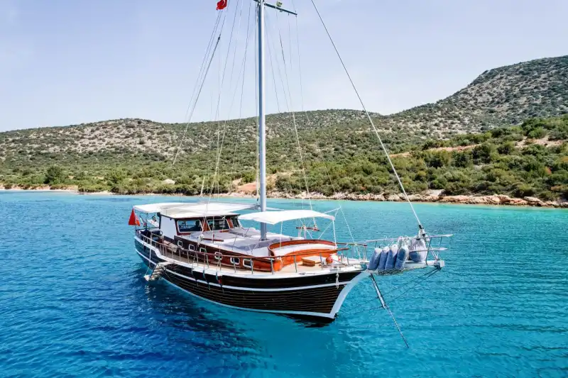 Bodrum'un Muhteşem Koylarında, 15 Metre, 2 Kabinli Butik Gulet