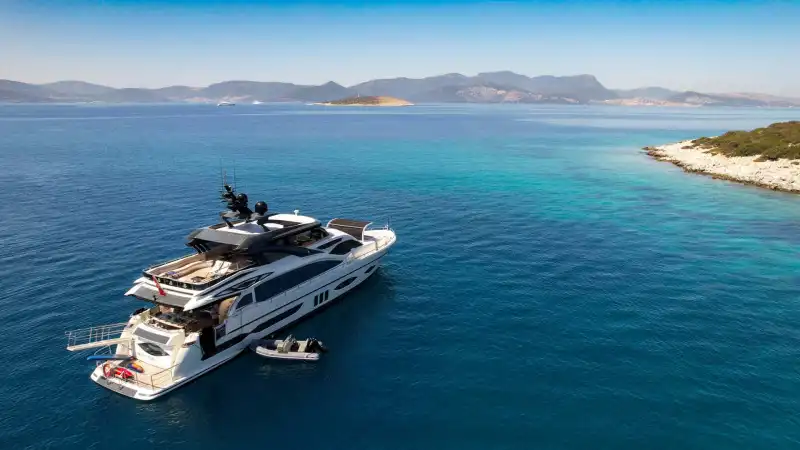 Bodrum'da 80 Kişilik Görkemli 35 Metre Lüks Günlük Tur Motoryatı