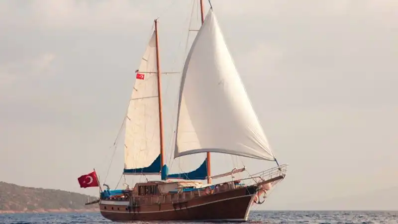 Discover Bodrum’s Enchanting Bays Aboard a 6-Cabin Luxury Gulet