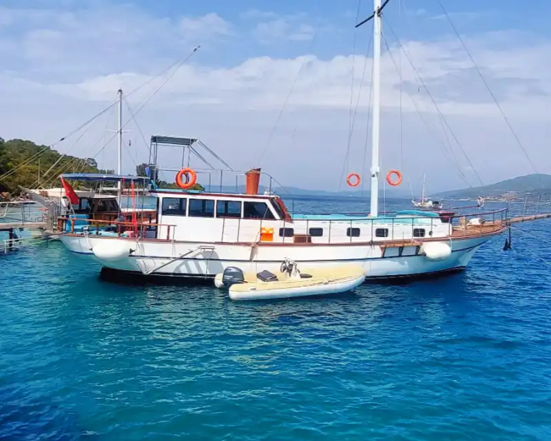 Luxury Daily Yacht Experience on a 14-Meter, 8-Person Boat in Bodrum