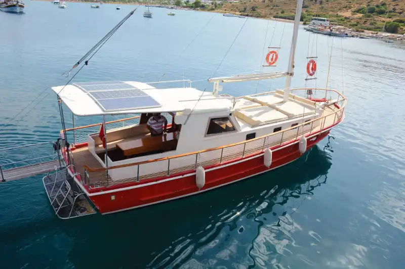 Bodrum’da Özel Yapım Tekne ile Eşsiz Mavi Yolculuk Deneyimi 8 Kişiye Kadar