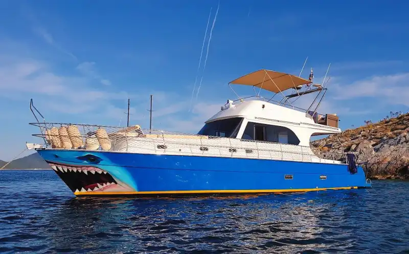 Bodrum’da 13,95 Metrelik 2 Kabinli Konaklamalı yada 10 Kişilik Günübirlik Tekne