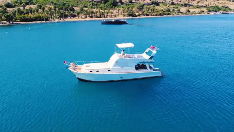 Bodrum'un Büyüleyici Koylarında ile Günübirlik veya Saatlik Lüks Deneyim Sunan Kiralık Tekne