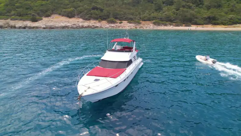 Bodrum Koylarında Hız ve Konforun Buluştuğu, Fairline 55 Lüks Motoryat