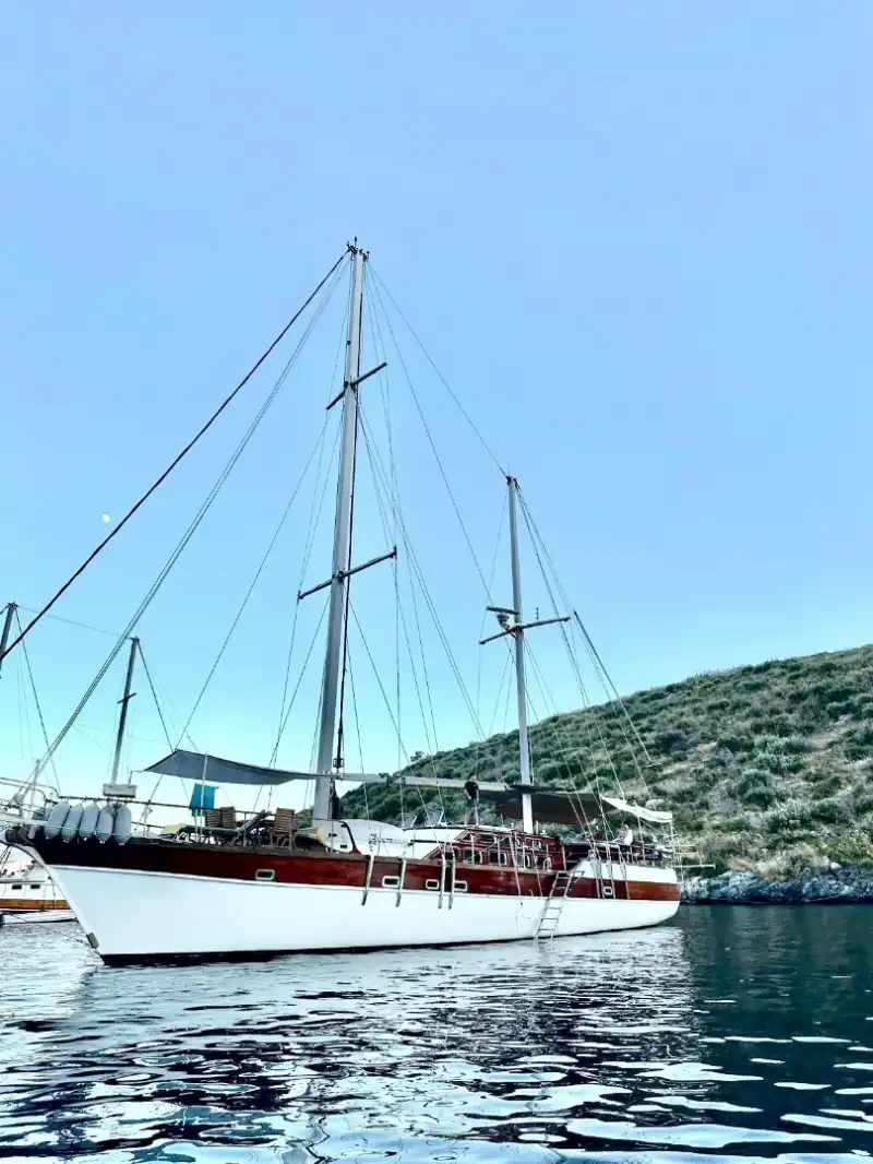 Charming 3-Cabin Gulet for 6 Guests with Overnight Cruises in Bodrum