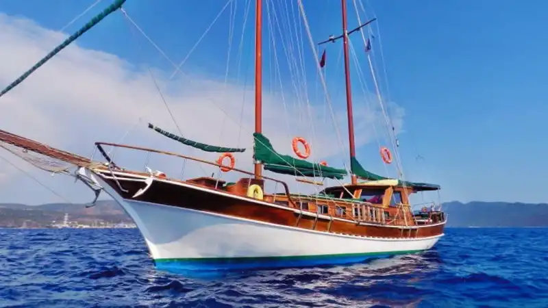 3-Cabin Gulet in Bodrum – Ideal for Overnight Stays and Blue Cruises