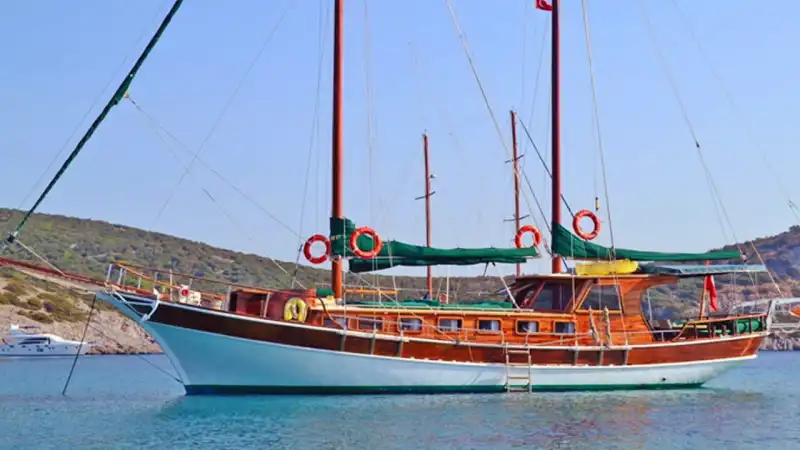 3-Cabin Gulet in Bodrum – Ideal for Overnight Stays and Blue Cruises