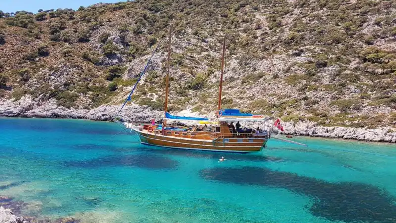 Bodrum'un Enfes Sularında 6 Kabinli Lüks Gulet ile Unutulmaz Deneyim