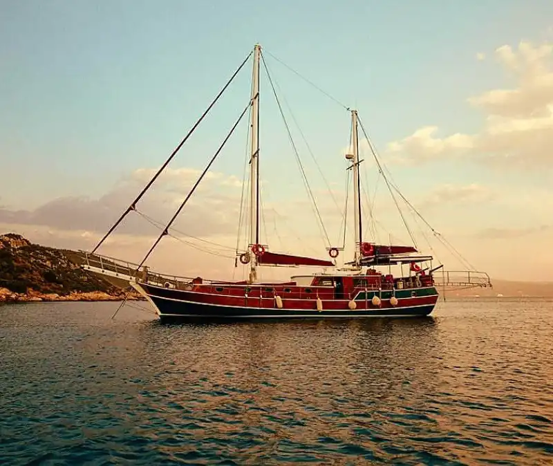 Discover Unique Experiences on the Deep Blue Waters with a 21-Meter Comfortable Gulet in Kuşadası