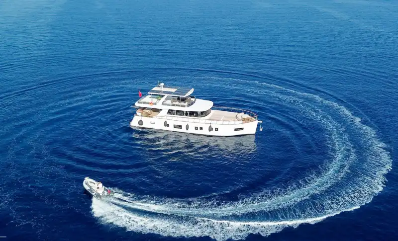 Аренда люкс моторной яхты 21 м в Бодруме | 4 каюты, 11 гостей, флайбридж