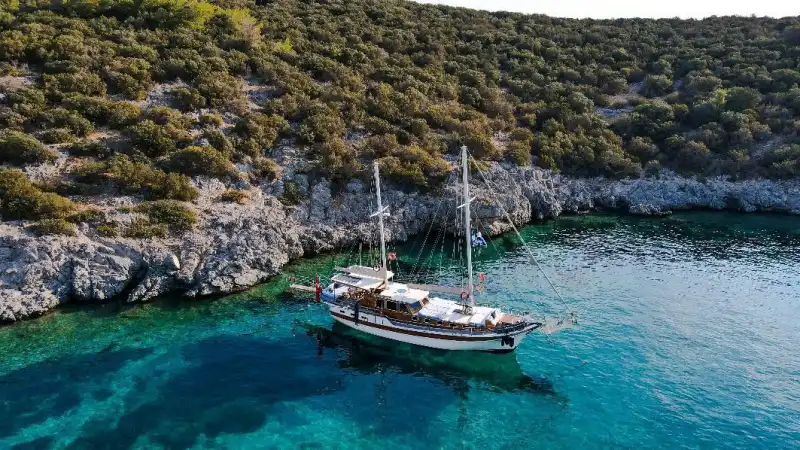 Luxury 5-Cabin Gulet for 10 Guests in the Stunning Blue Waters of Bodrum