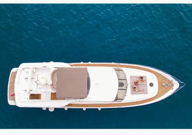 Bodrum'da Mavinin Her Tonunu Hissedin, Princess 72 Lüks Motoryat