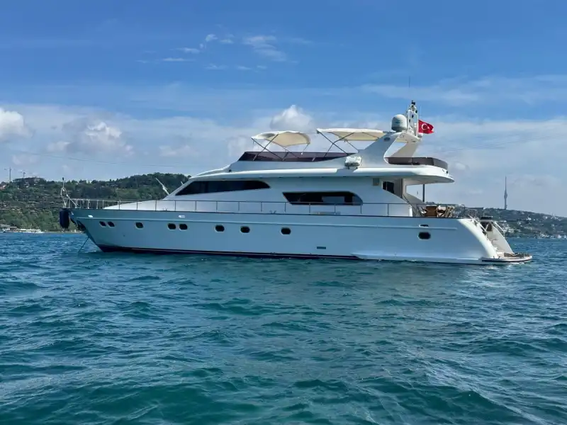 Bodrum'da Geniş Gruplara Uygun, 27 Metre, 3 Kabinli Şık Motoryat