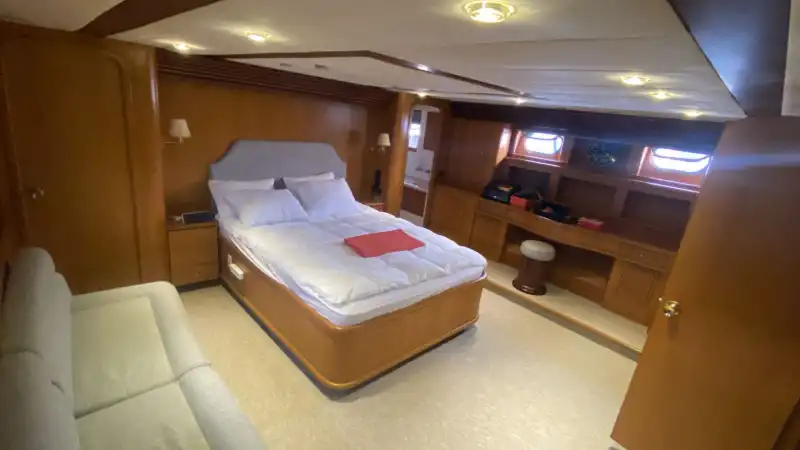 Bodrum'da Geniş Gruplara Uygun, 27 Metre, 3 Kabinli Şık Motoryat