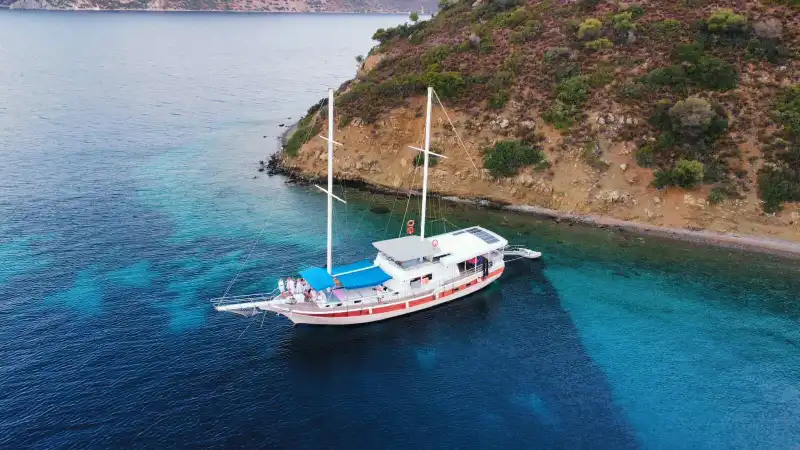 Bozburun’nun Eşsiz Güzelliklerinde 7 Kabinli Gulet ile 14 Kişilik Lüks Mavi Yolculuk